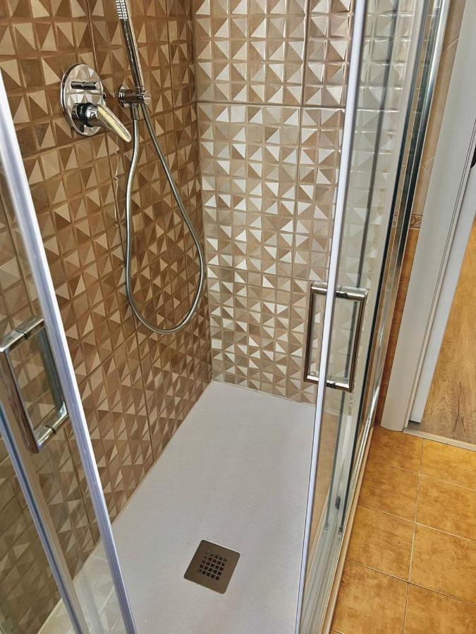 Zara - Free Parking Apartment Neapel